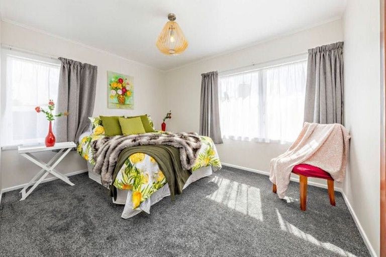 Photo of property in 24 President Avenue, Papakura, 2110