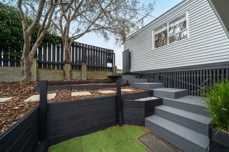 Photo of property in 53 Handyside Street, Tawa, Wellington, 5028