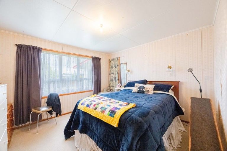 Photo of property in 25 Bennett Street, Waipawa, 4210