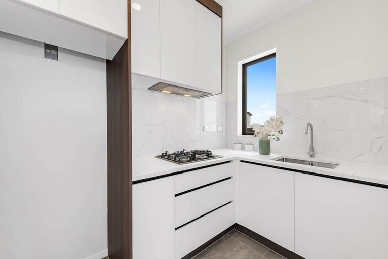 Photo of property in 48 Emerald Avenue, Rosehill, 2113