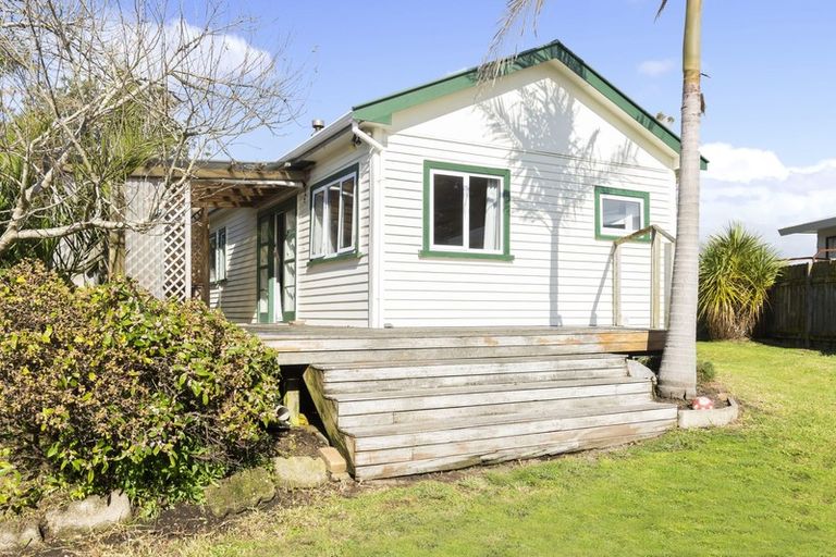 Photo of property in 56 Simpson Road, Papamoa Beach, Papamoa, 3118