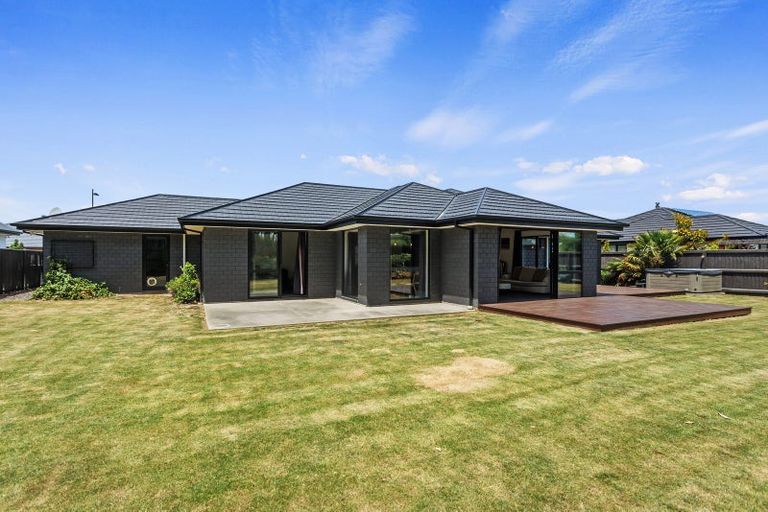 Photo of property in 11 Woodlaw Crescent, Prebbleton, 7604