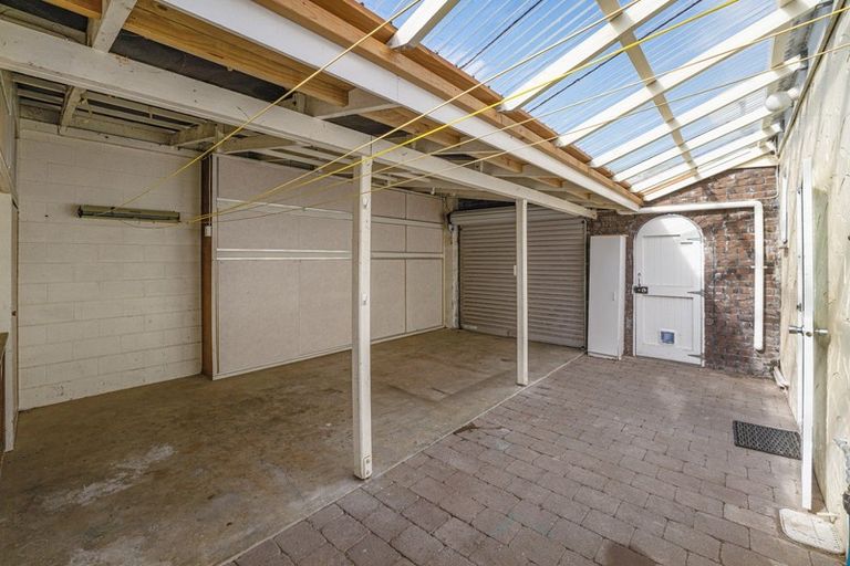 Photo of property in 2 Budleigh Street, Frankleigh Park, New Plymouth, 4310