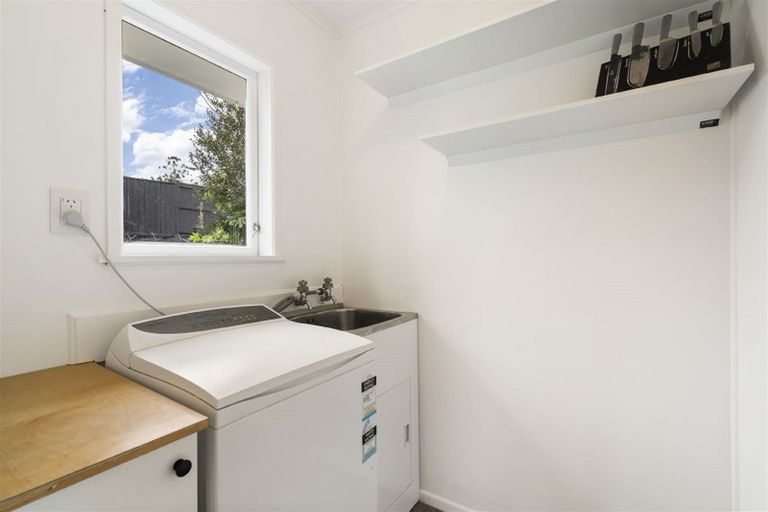 Photo of property in 19 Agincourt Street, Glenfield, Auckland, 0629