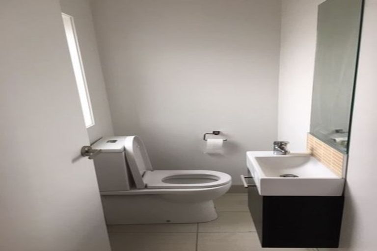 Photo of property in 1u2 June Place, Hamilton East, Hamilton, 3216