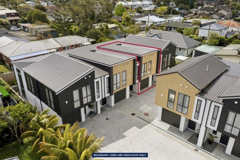 Photo of property in 37 Corunna Road, Milford, Auckland, 0620