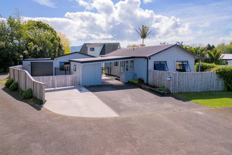Photo of property in 8 Laura Place, Whitianga, 3510