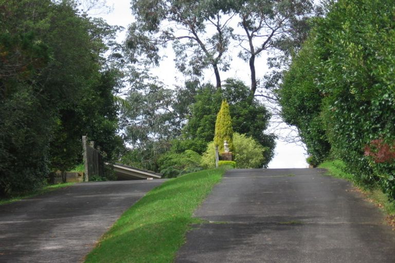 Photo of property in 15 Kawaka Street, Titirangi, Auckland, 0604