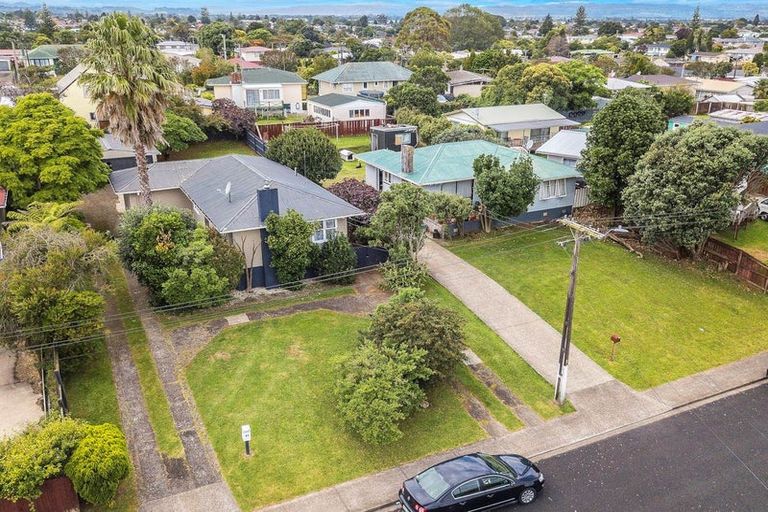 Photo of property in 14 Eddowes Street, Manurewa, Auckland, 2102