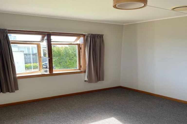 Photo of property in 254 Mangorei Road, Merrilands, New Plymouth, 4312
