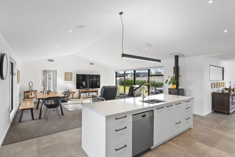 Photo of property in 14 Merino Crescent, Kirwee, 7571