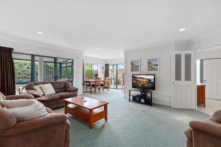 Photo of property in 10 Sandhurst Drive, Papamoa Beach, Papamoa, 3118