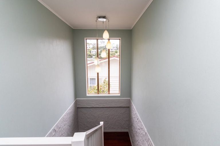 Photo of property in 1 Paddington Grove, Karori, Wellington, 6012