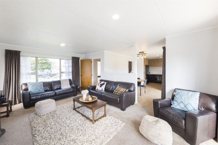Photo of property in 50 John F Kennedy Drive, Milson, Palmerston North, 4414