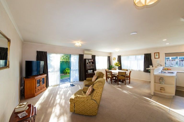 Photo of property in 2/189 Gloucester Street, Taradale, Napier, 4112