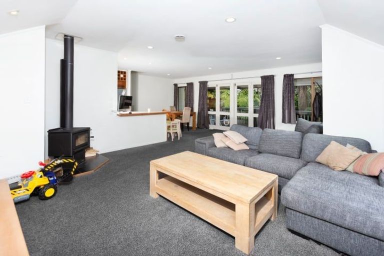 Photo of property in 2 Abbeygate Street, Birkdale, Auckland, 0626