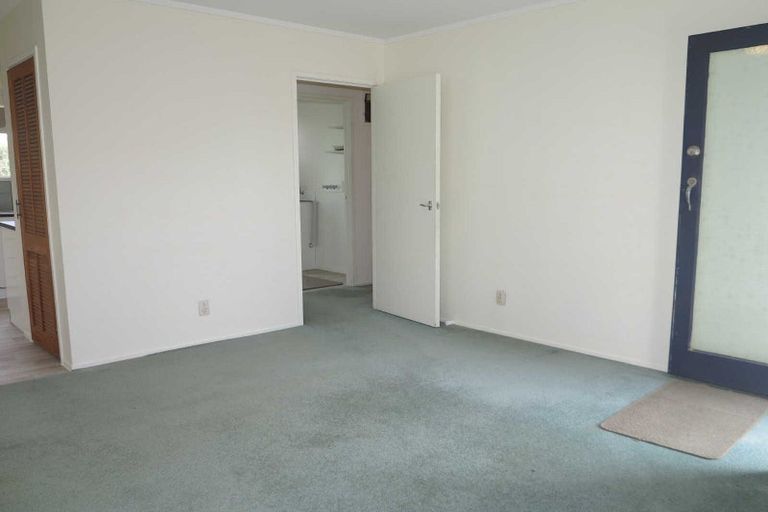 Photo of property in 2/15a Mcintyre Road, Mangere Bridge, Auckland, 2022