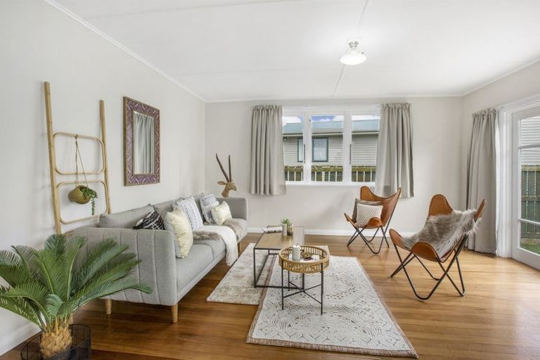 Photo of property in 2a Taupiri Crescent, Titahi Bay, Porirua, 5022