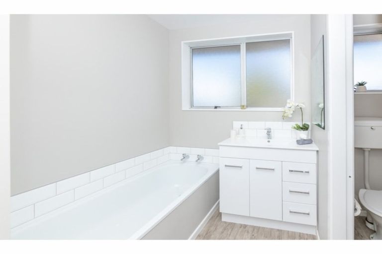 Photo of property in 30 Orrick Crescent, Avondale, Christchurch, 8061
