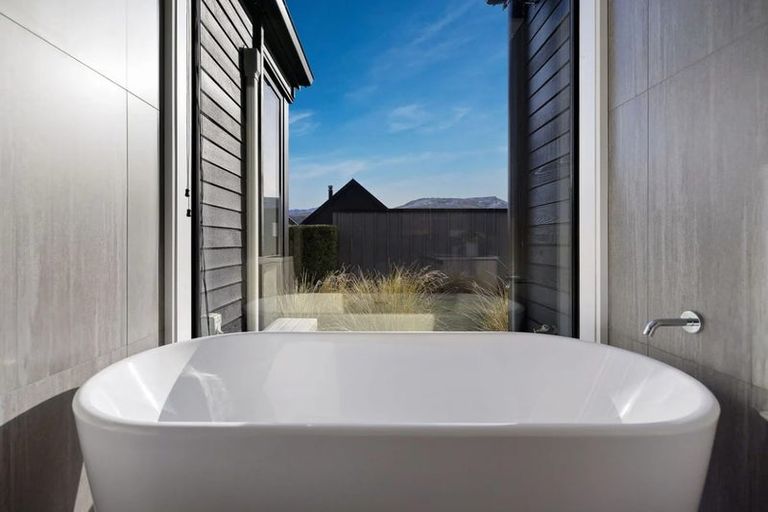 Photo of property in 2 Kotuku Lane, Hobsonville, Auckland, 0616