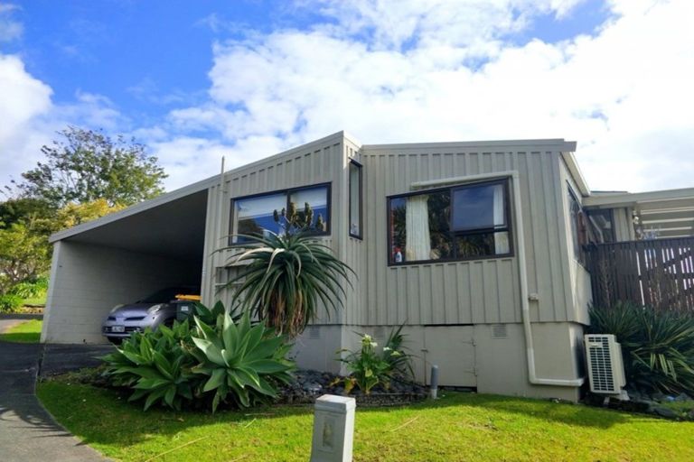 Photo of property in 1/48 Lemnos Place, Titirangi, Auckland, 0604