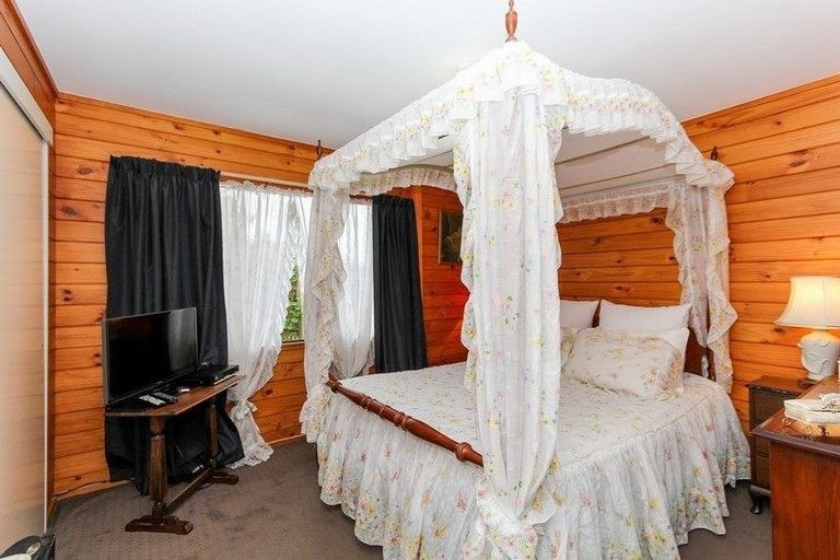 Photo of property in 1/99 Mangorei Road, Merrilands, New Plymouth, 4312