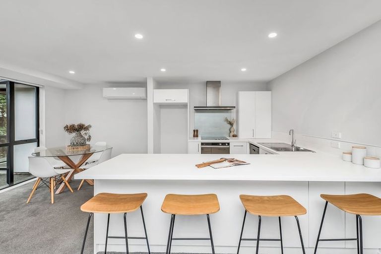 Photo of property in 2 Ader Close, Halswell, Christchurch, 8025