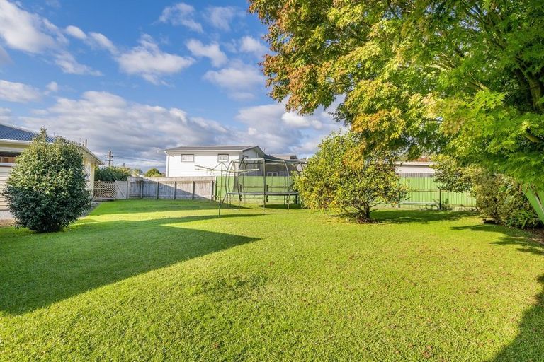 Photo of property in 14 Highbury Drive, Levin, 5510