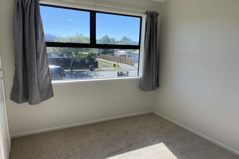 Photo of property in 6 Coburg Street, Henderson, Auckland, 0612