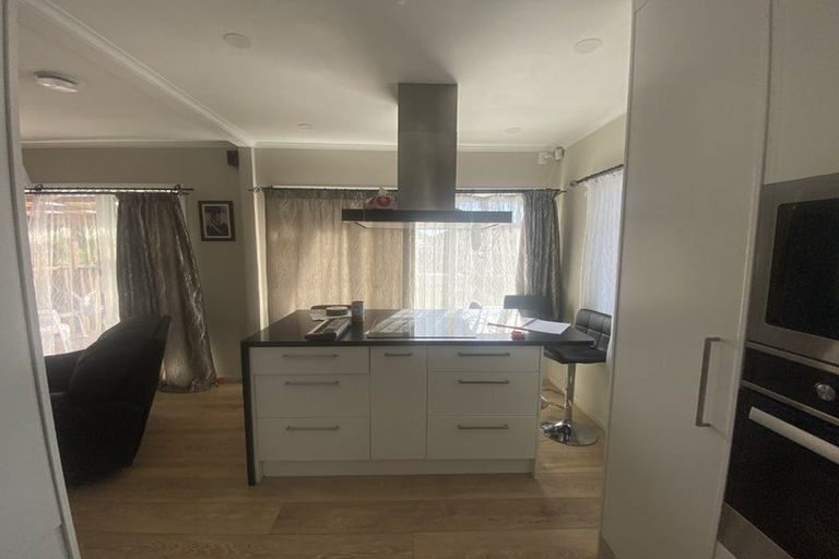 Photo of property in 16 Scott Road, Papakura, 2110