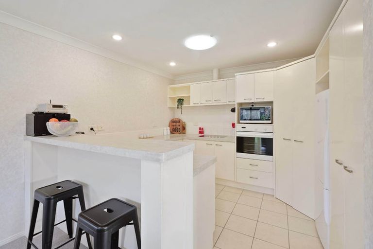 Photo of property in 74 Hillwell Drive, Henderson, Auckland, 0612