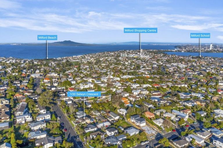 Photo of property in 1/30 Selwyn Crescent, Forrest Hill, Auckland, 0620