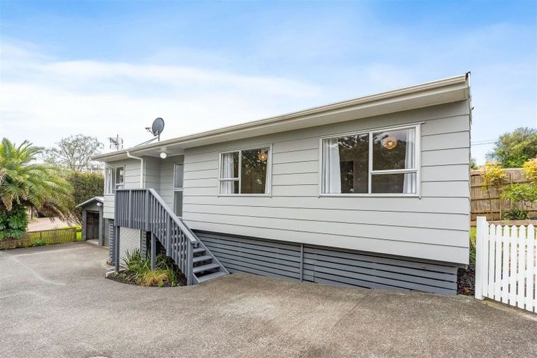 Photo of property in 23 Tawa Road, Te Atatu Peninsula, Auckland, 0610