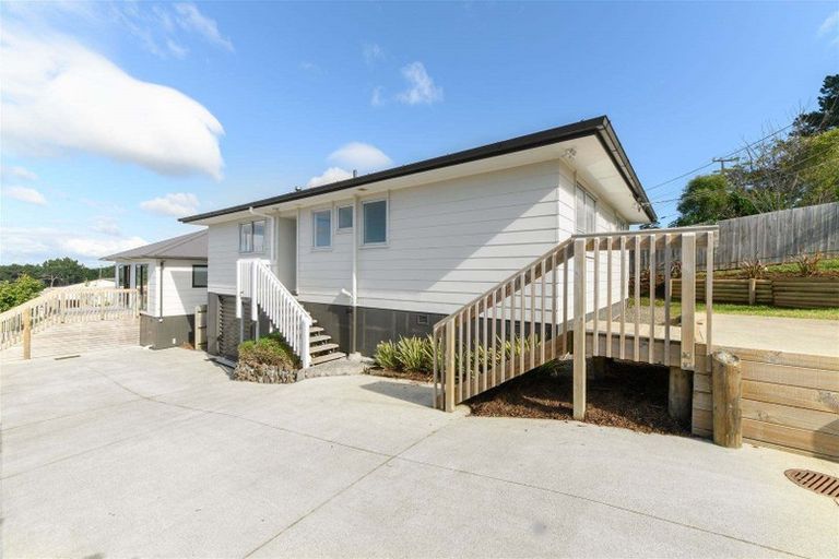 Photo of property in 380 East Coast Road, Sunnynook, Auckland, 0630