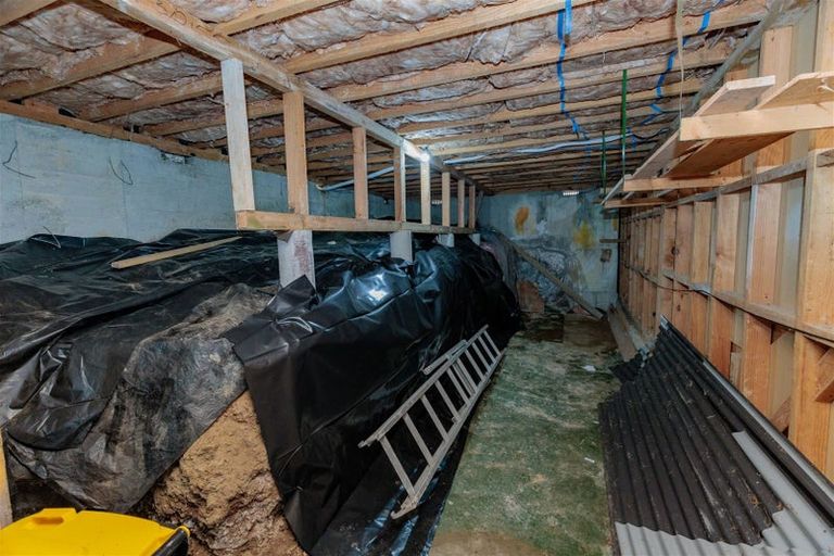 Photo of property in 15 Cortina Avenue, Johnsonville, Wellington, 6037