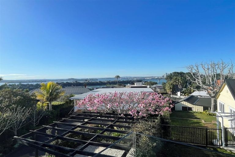 Photo of property in 46 Hinemoa Street, Birkenhead, Auckland, 0626