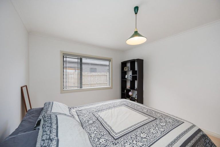 Photo of property in 27 Royal Oak Drive, Kelvin Grove, Palmerston North, 4414