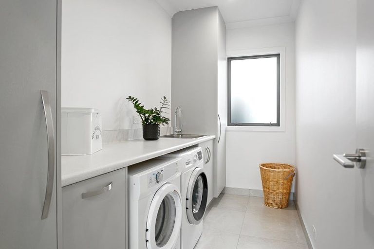 Photo of property in 18 Mike Smith Drive, Cambridge, 3434