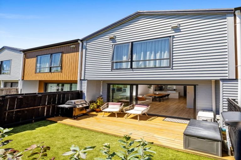 Photo of property in 5/13 Windy Ridge Road, Glenfield, Auckland, 0629