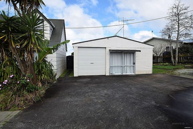 Photo of property in 36 Forest Hill Road, Henderson, Auckland, 0612