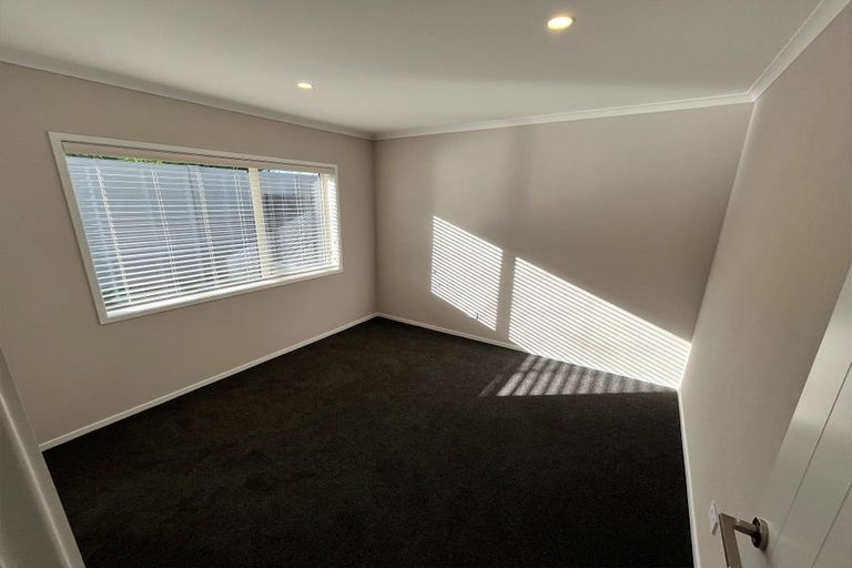 Photo of property in 14 George Yee Place, Taradale, 4112