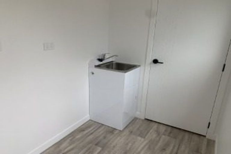 Photo of property in 2/44 Stanley Road, Glenfield, Auckland, 0629