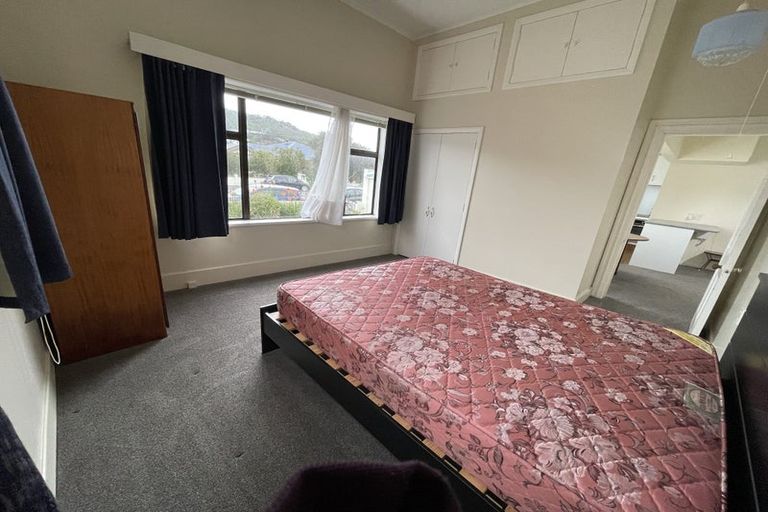 Photo of property in 70 Derwent Street, Island Bay, Wellington, 6023