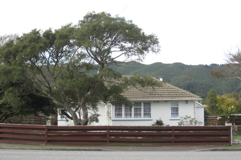 Photo of property in 258 Naenae Road, Naenae, Lower Hutt, 5011