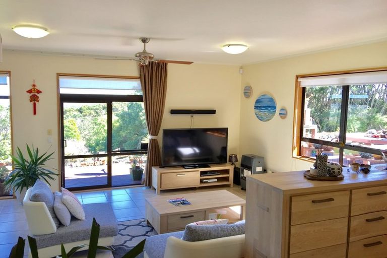 Photo of property in 307 Kaipara Road, Papakura, 2582