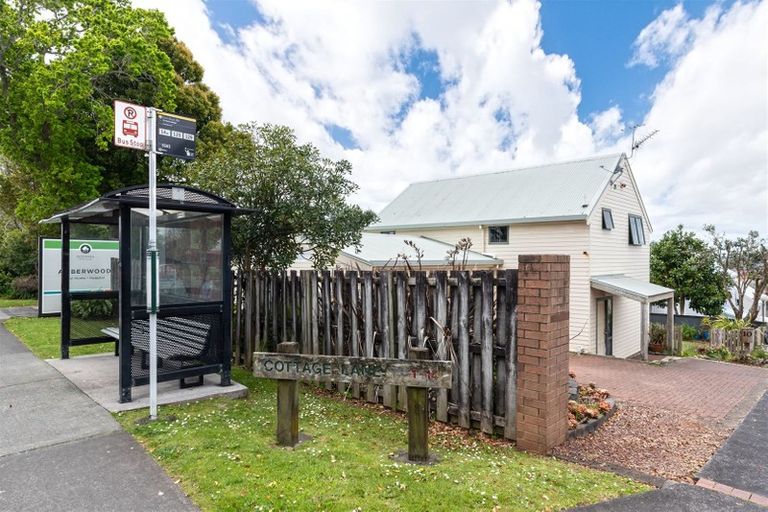 Photo of property in 10/485 Don Buck Road, Massey, Auckland, 0614