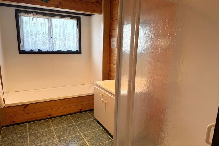 Photo of property in 2 Jamieson Road, Karoro, Greymouth, 7805