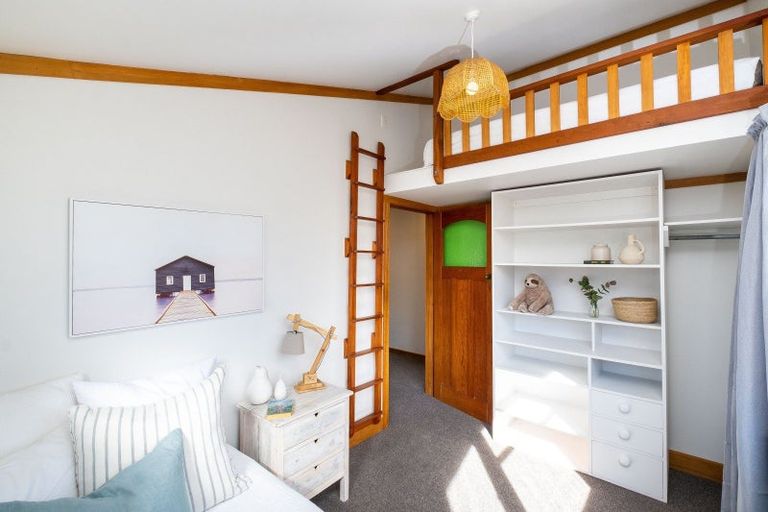 Photo of property in 2 Gow Avenue, Haumoana, 4102