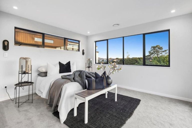 Photo of property in 22 Pukeko Road, Hobsonville, 0616