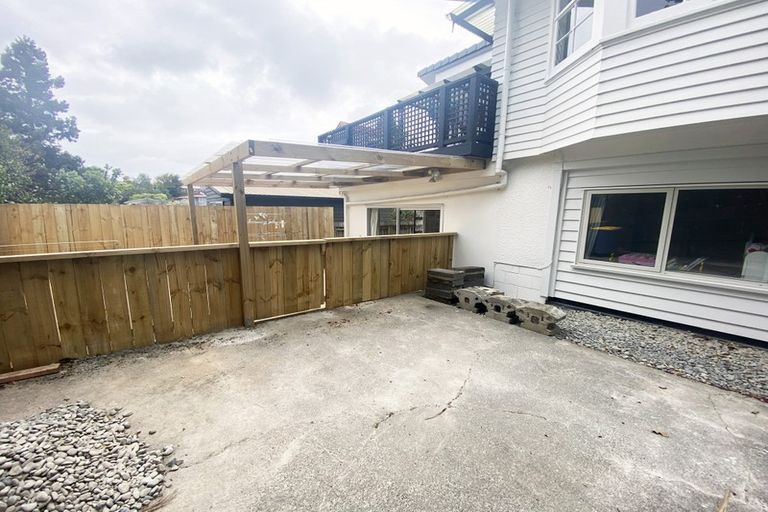 Photo of property in 28b Tamahere Drive, Glenfield, Auckland, 0629